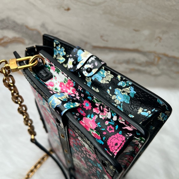 #015720NM Louis Vuitton Floral Trunk - Picture 5 of 8
